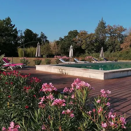 La Bastide Des Amouriers Guest house Caumont-sur-Durance