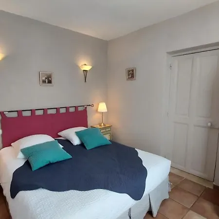 La Bastide Des Amouriers Guest house Caumont-sur-Durance