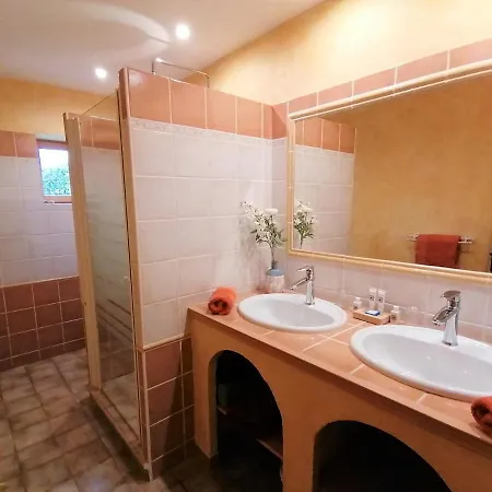 La Bastide Des Amouriers Guest house Caumont-sur-Durance