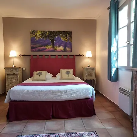 Guest house La Bastide Des Amouriers Caumont-sur-Durance