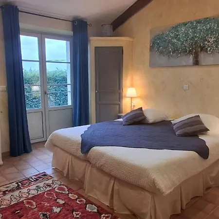 Guest house La Bastide Des Amouriers 3*