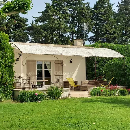 La Bastide Des Amouriers Guest house