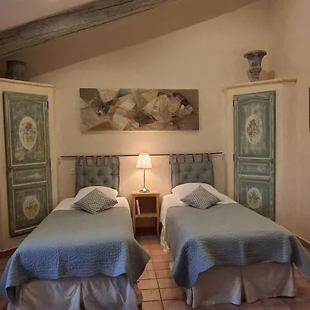 Guest house La Bastide Des Amouriers 3*