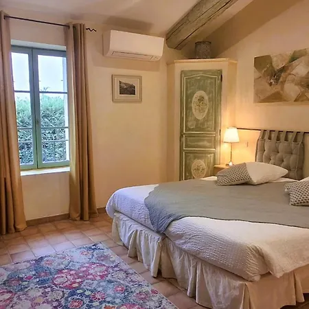Guest house La Bastide Des Amouriers Caumont-sur-Durance