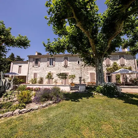 Guest house La Bastide Des Amouriers Caumont-sur-Durance