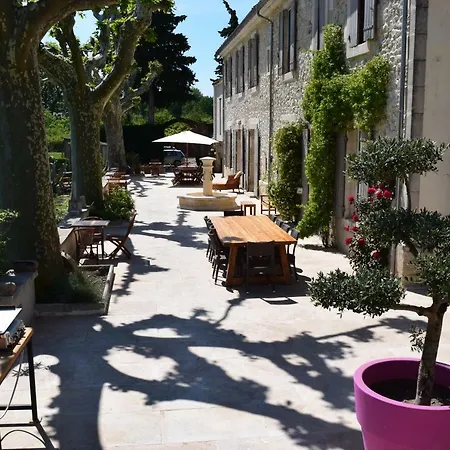 Guest house La Bastide Des Amouriers 3*